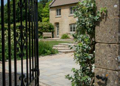 Traditional Paving & Flagstones