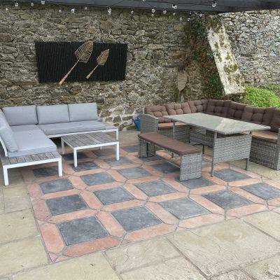 Old Provence Petite Lozenge & Charcoal Tile