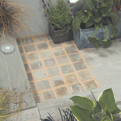 Hand Cut Greyfell Sandstone Setts