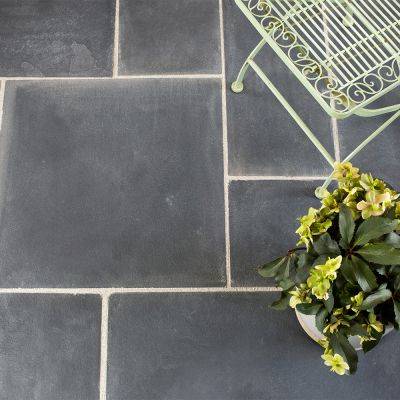 Sawn Edge Welsh Midnight Paving
