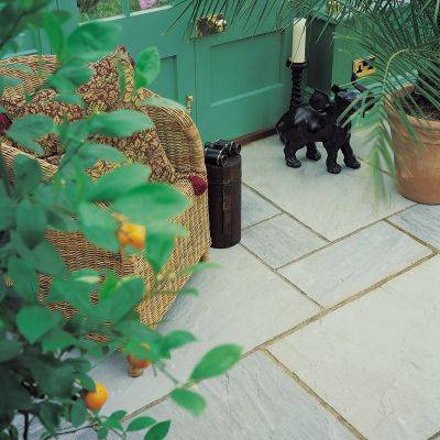 Sawn Edge Greyfell Sandstone Paving