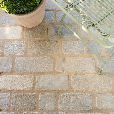 Lamb House Limestone Cobbles