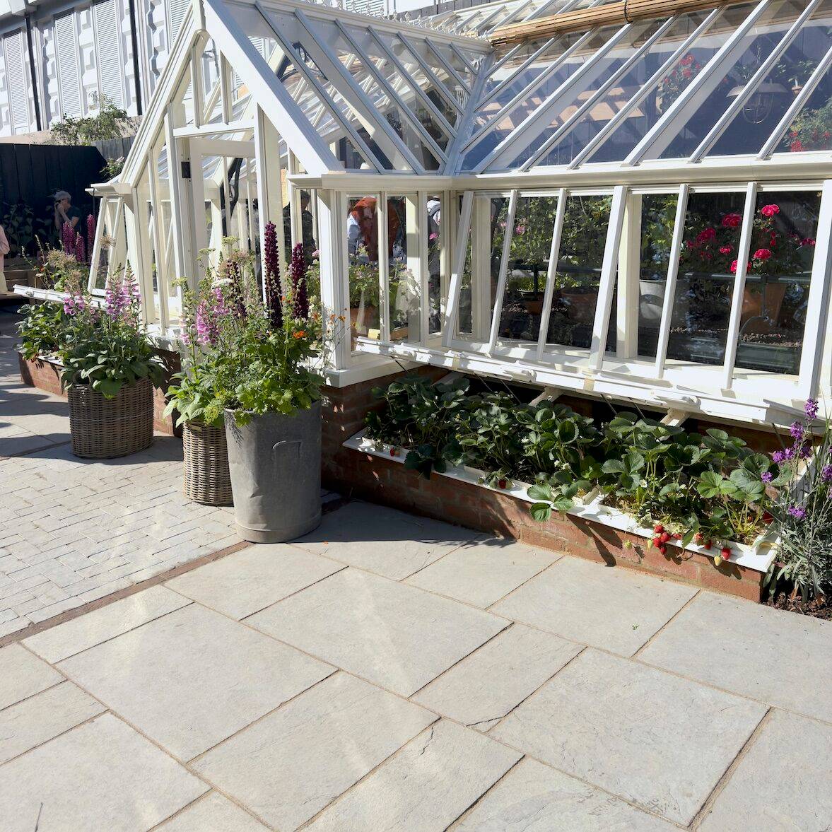 rainham hall paving and cobbles
