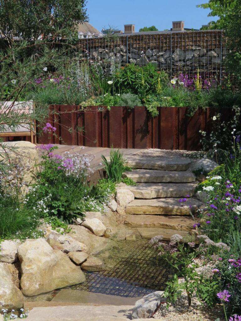 garden paving trends natiral stone water feature