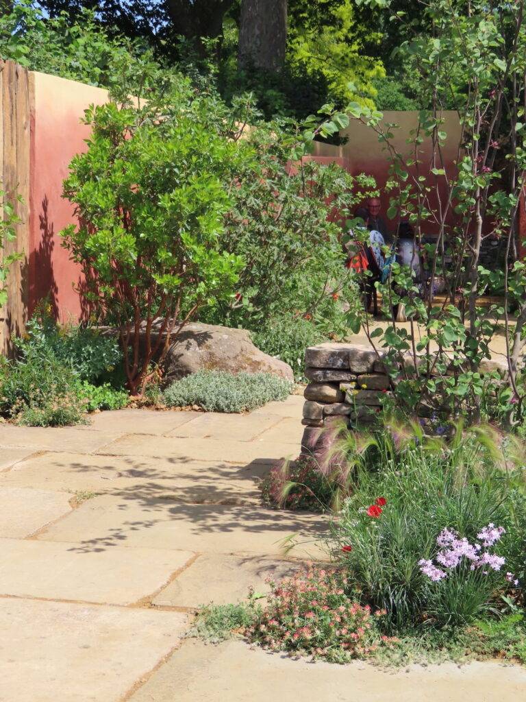 garden paving trends - natural stone