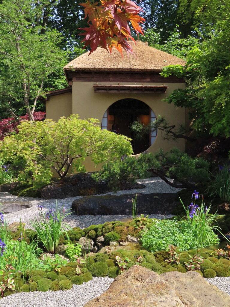 garden paving trends - tea garden